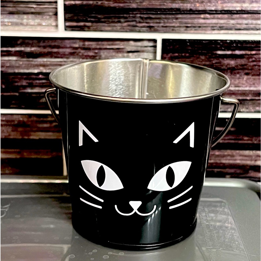 πΈ3/$25 π Target Halloween Witchβs Brew Black Cat Metal Pail Scented Candle - Picture 10 of 12